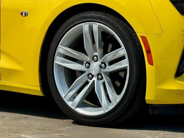 2017 Chevrolet Camaro 2LT RS photo 9