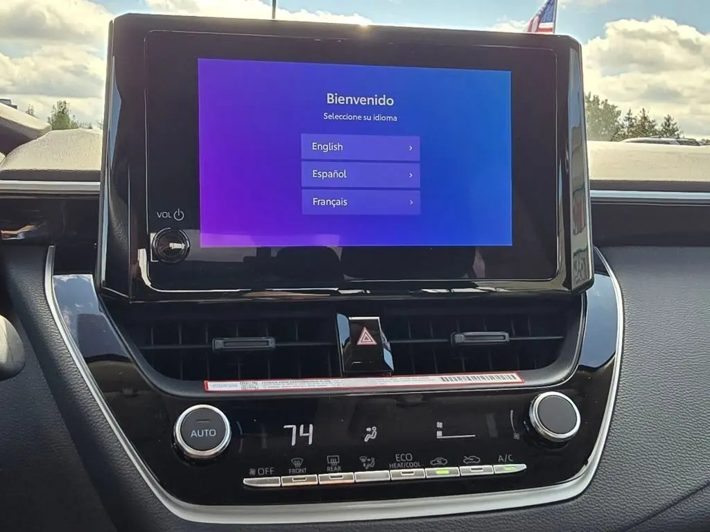 2025 Toyota Corolla LE photo 23