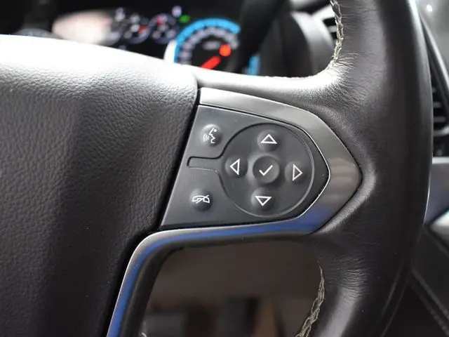 2016 Chevrolet Suburban LTZ photo 17