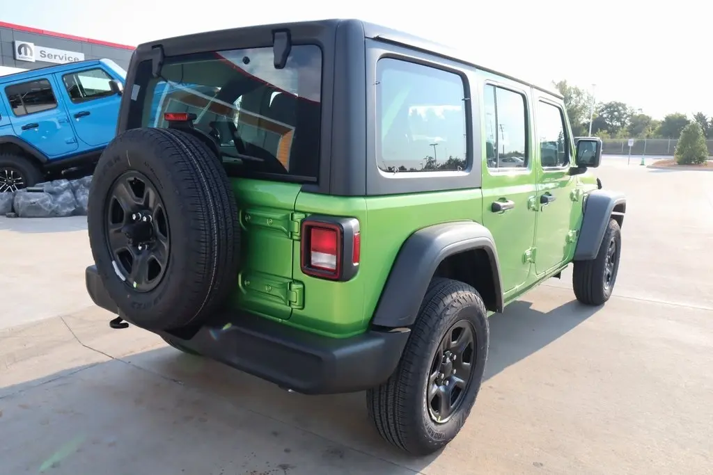2025 Jeep Wrangler Sport photo 18