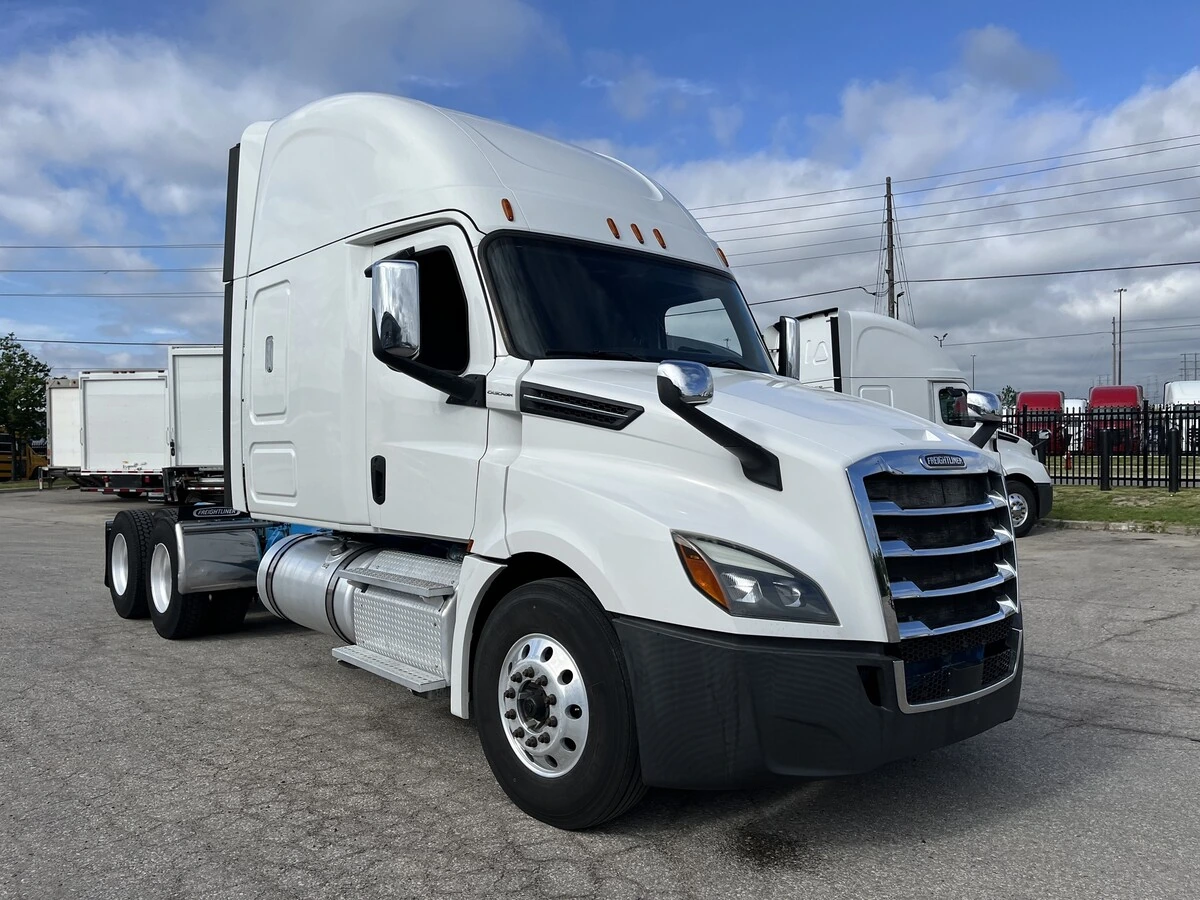 2019 Freightliner Cascadia — photo 3
