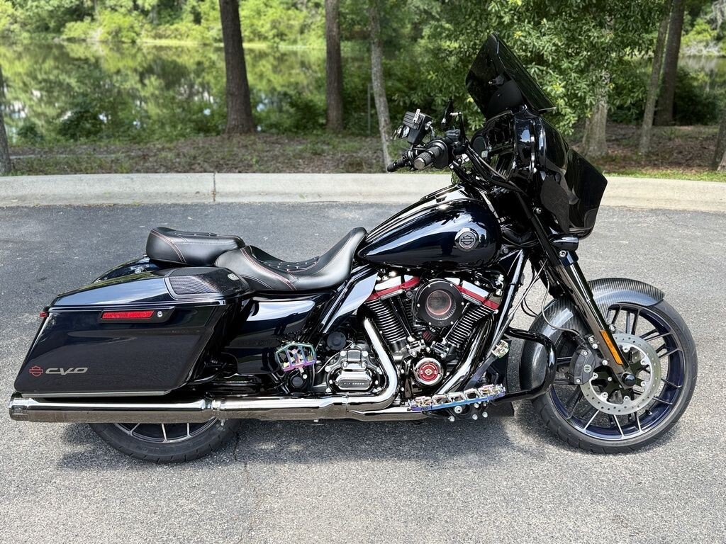 FLHXSE 2022 CVO™ Street Glide®