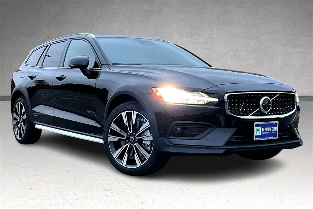 2026 Volvo - image 2