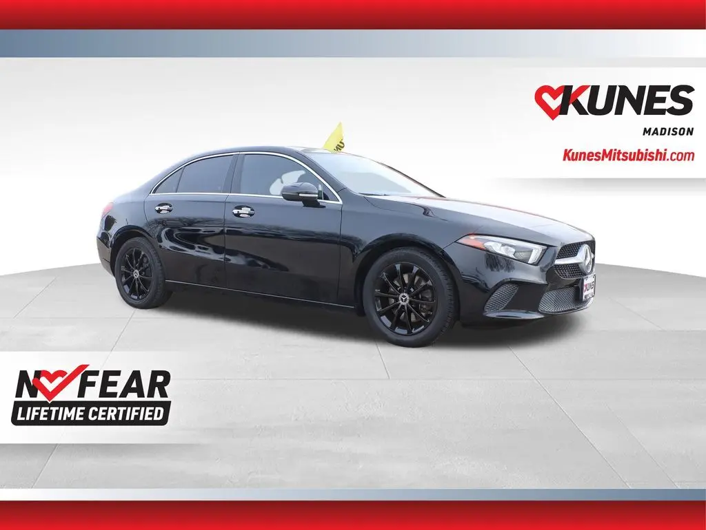 2021 Mercedes-Benz A-Class A220's photo