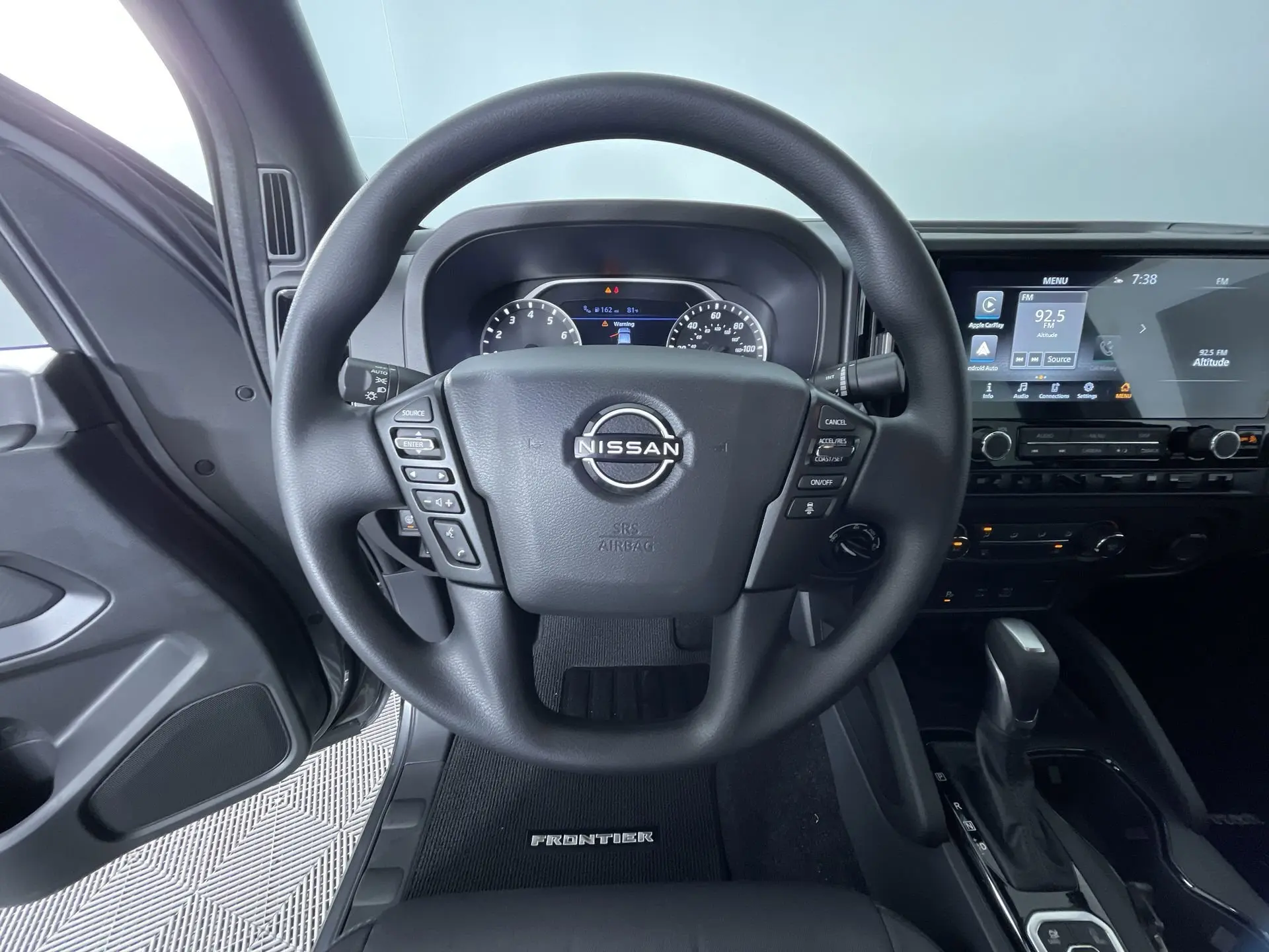 2026 Nissan Frontier Crew Cab SV photo 13