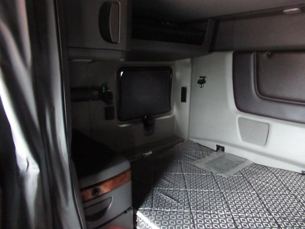 2021 International LoneStar - image 13