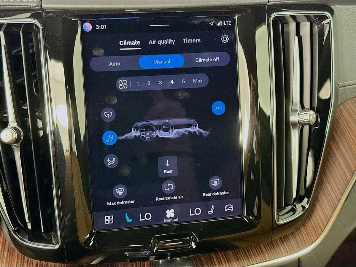 2023 Volvo - image 18