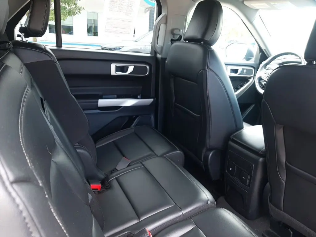 2024 Ford Explorer XLT photo 7