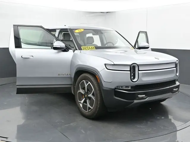 2022 Rivian R1T Adventure photo 38
