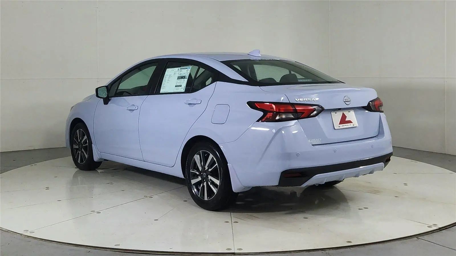 2025 Nissan Versa SV photo 4