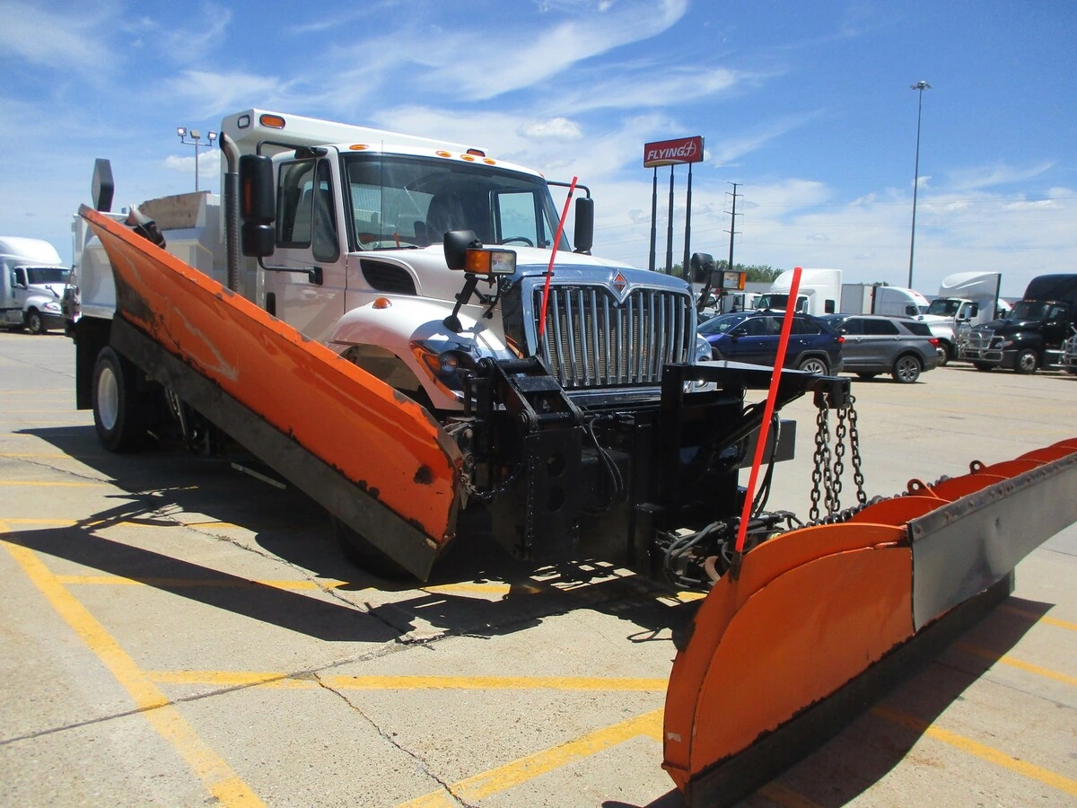 2014 International in Altoona, IA — photo 3