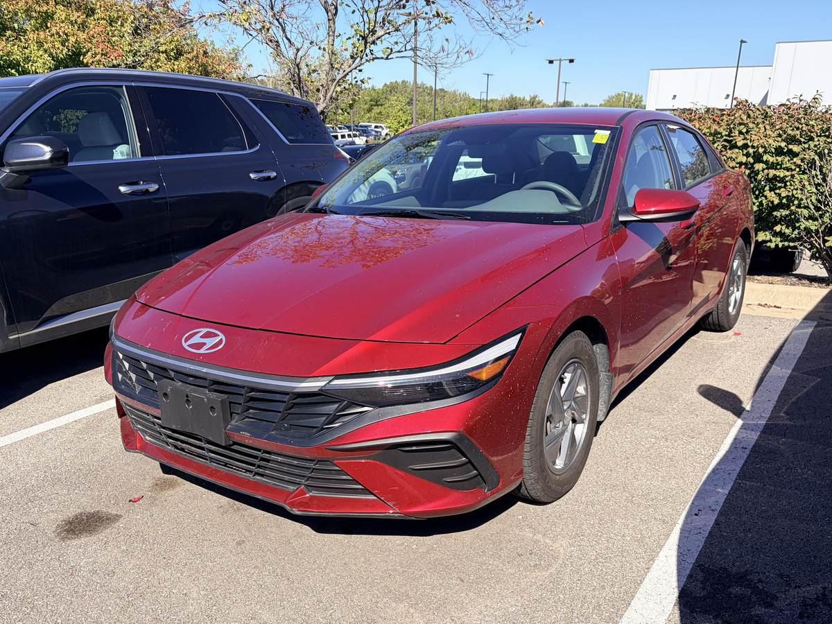 2024 Hyundai Elantra SE