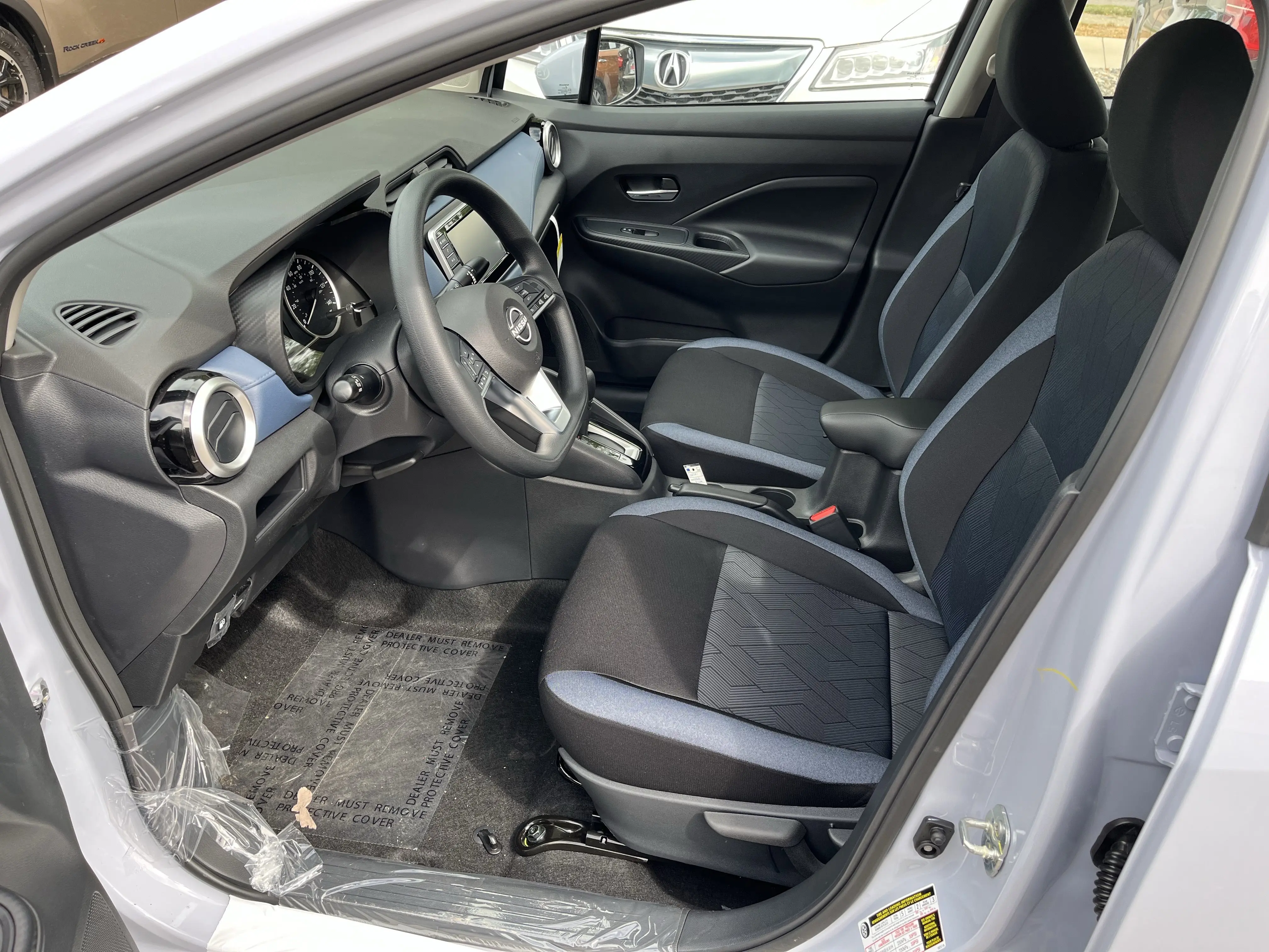 2025 Nissan Versa SV photo 7