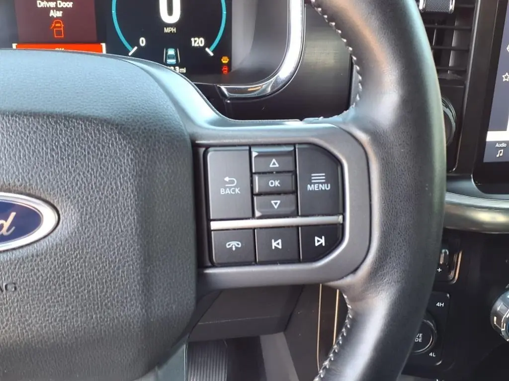 2023 Ford F-150 Lariat photo 33