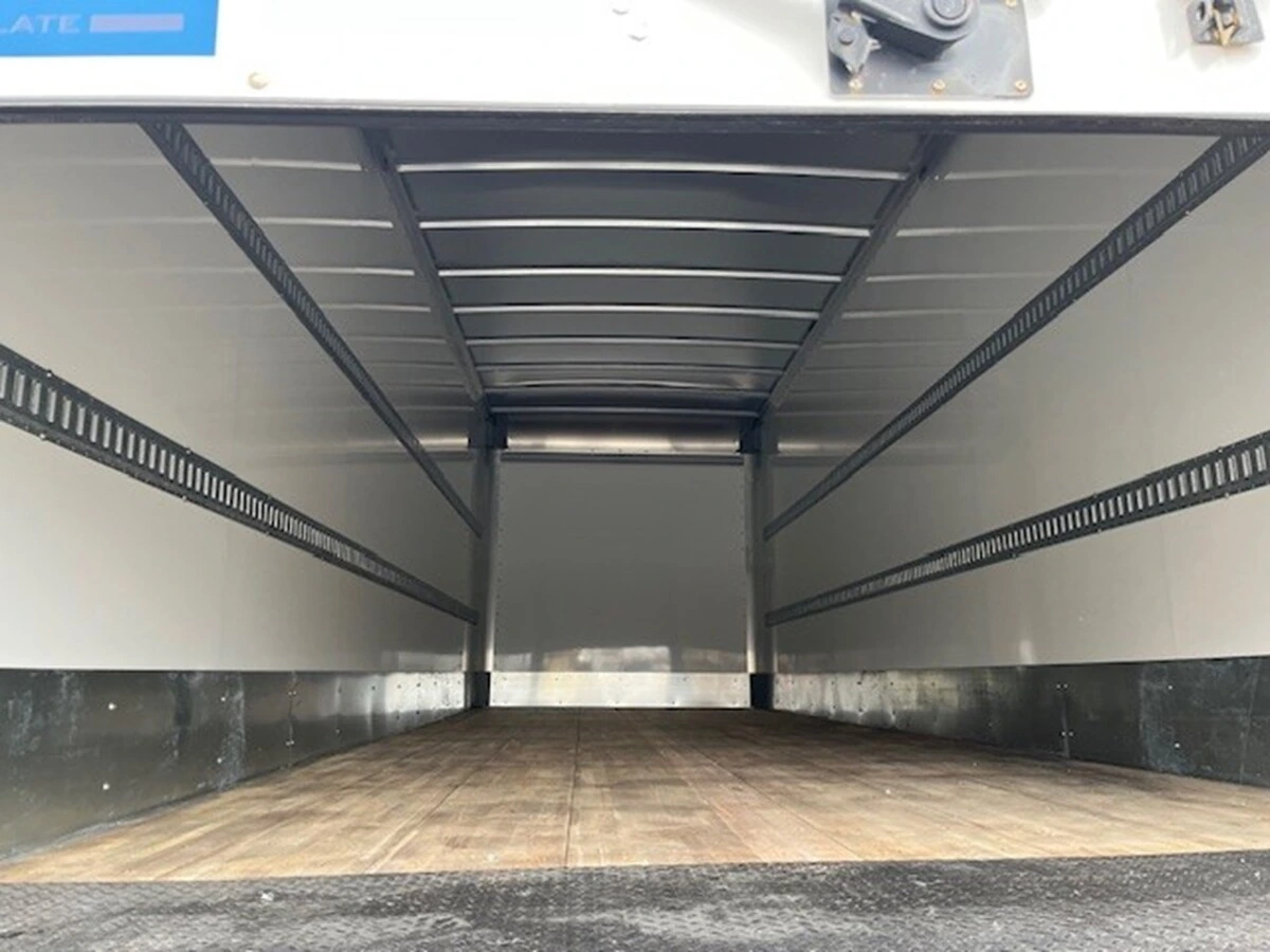 2025 International MV - image 2