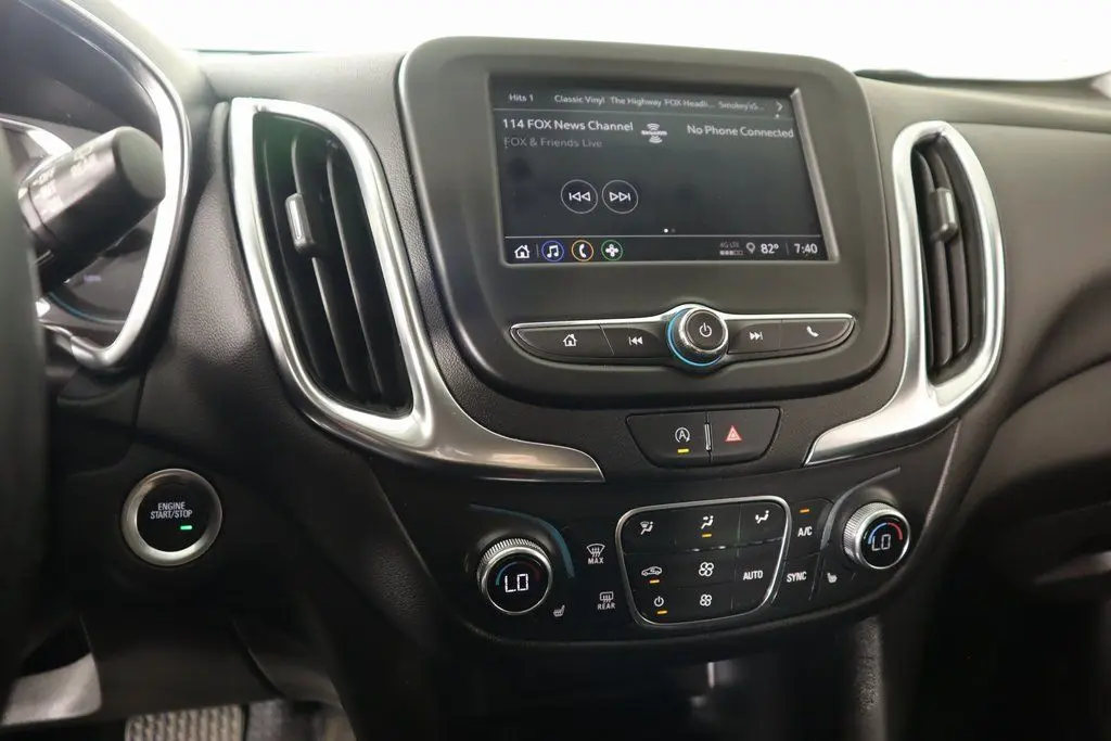 2024 Chevrolet Equinox LT photo 3