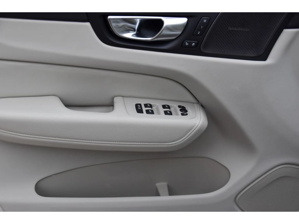 2026 Volvo - image 21