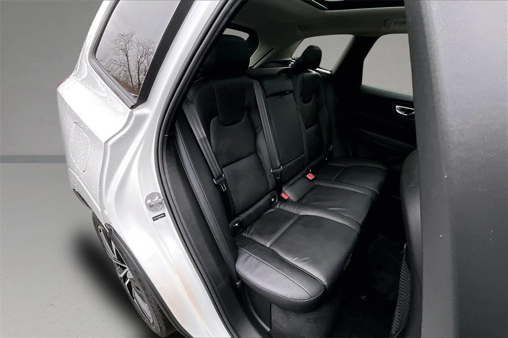 2023 Volvo - image 24