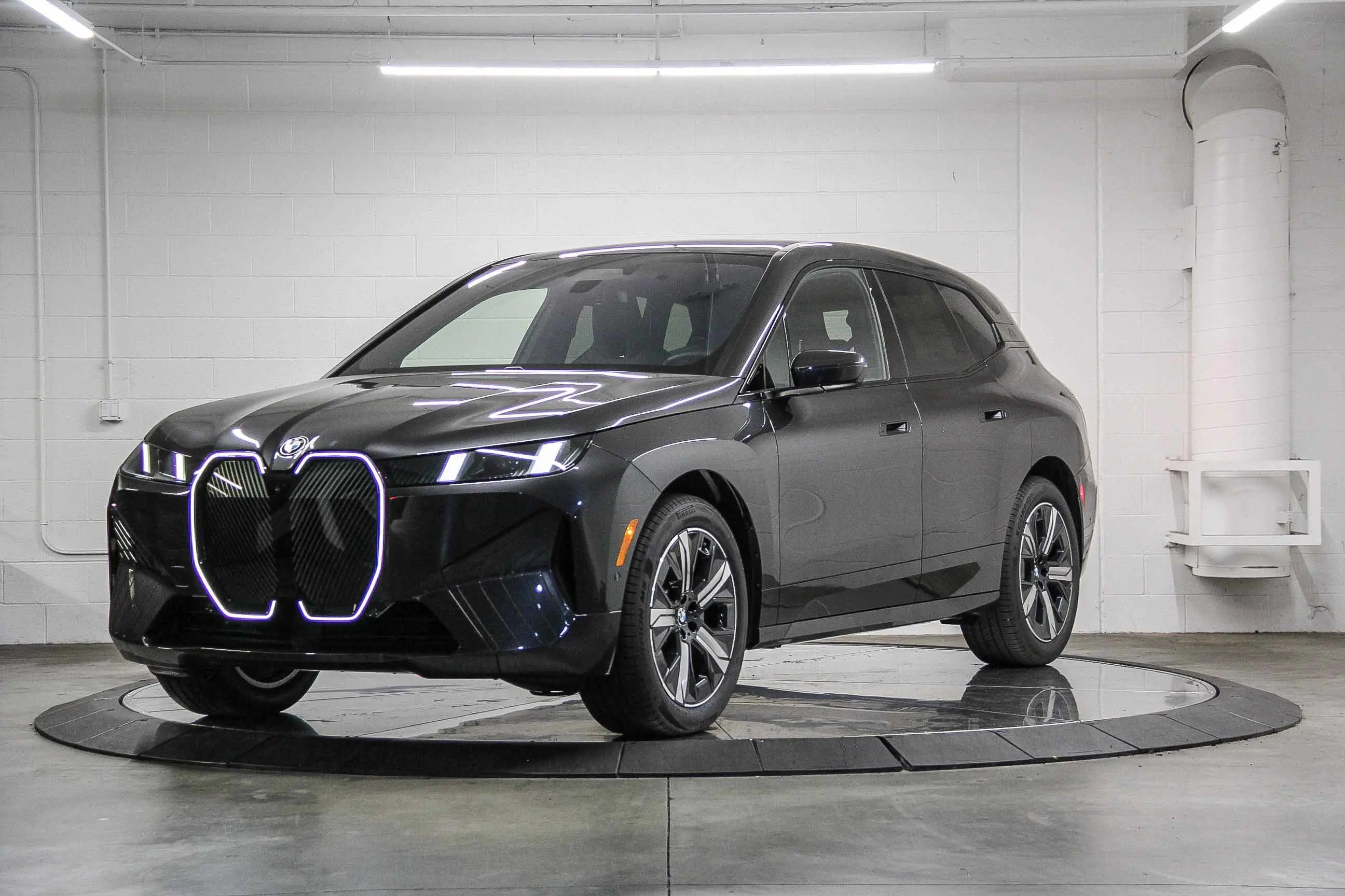 2026 Bmw iX photo 2