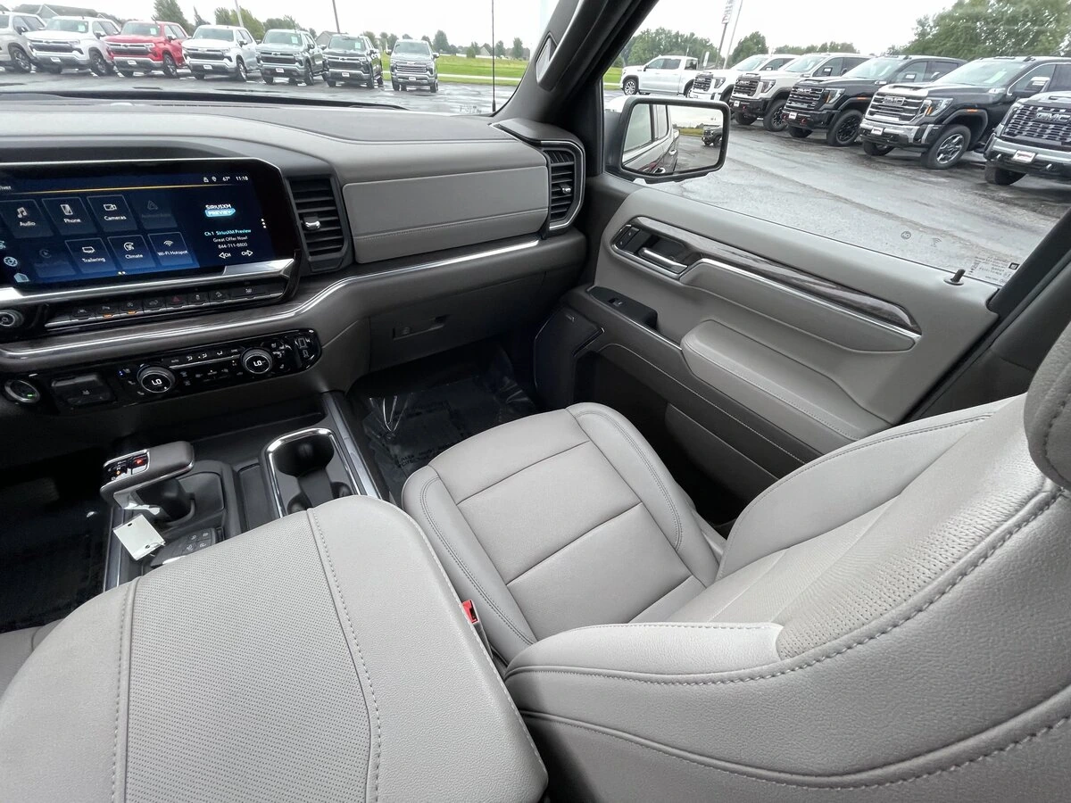 2024 Chevrolet Silverado 1500 LTZ - Photo 31