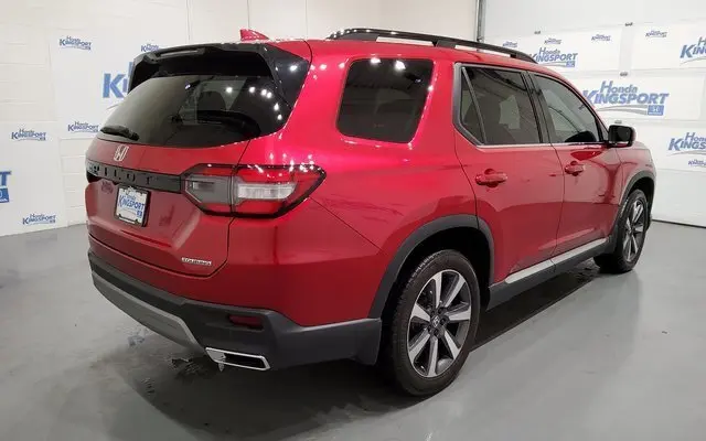 2025 Honda Pilot Touring photo 3