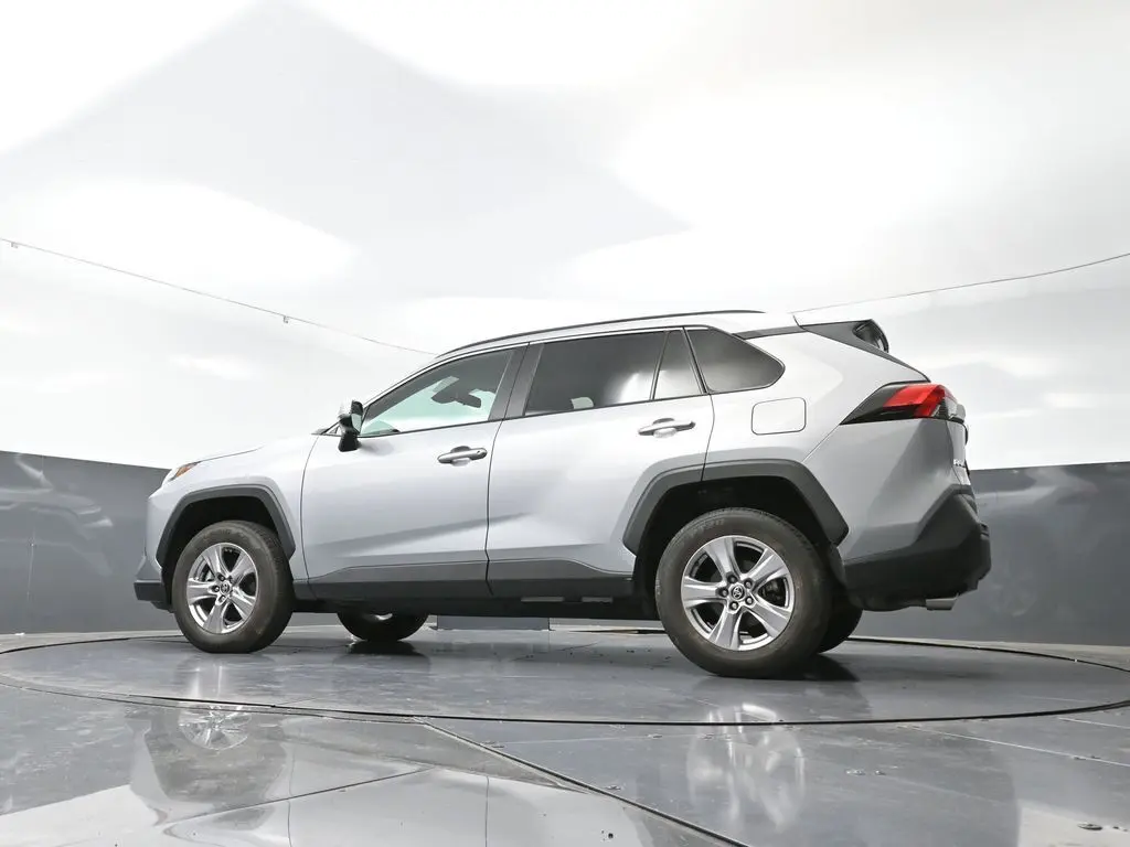 2024 Toyota RAV4 XLE photo 39