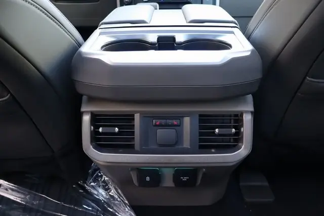 2025 Ford F-150 Platinum photo 36