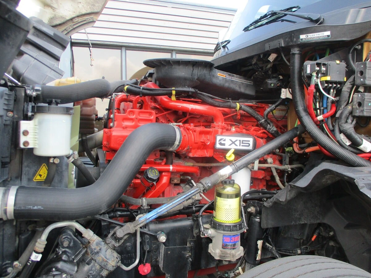 2022 International LT in Altoona, IA — photo 7