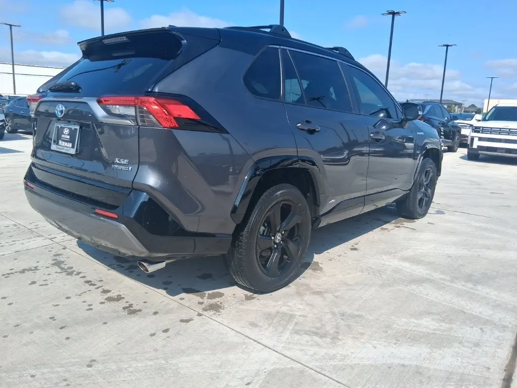 2021 Toyota RAV4 Hybrid XSE photo 2