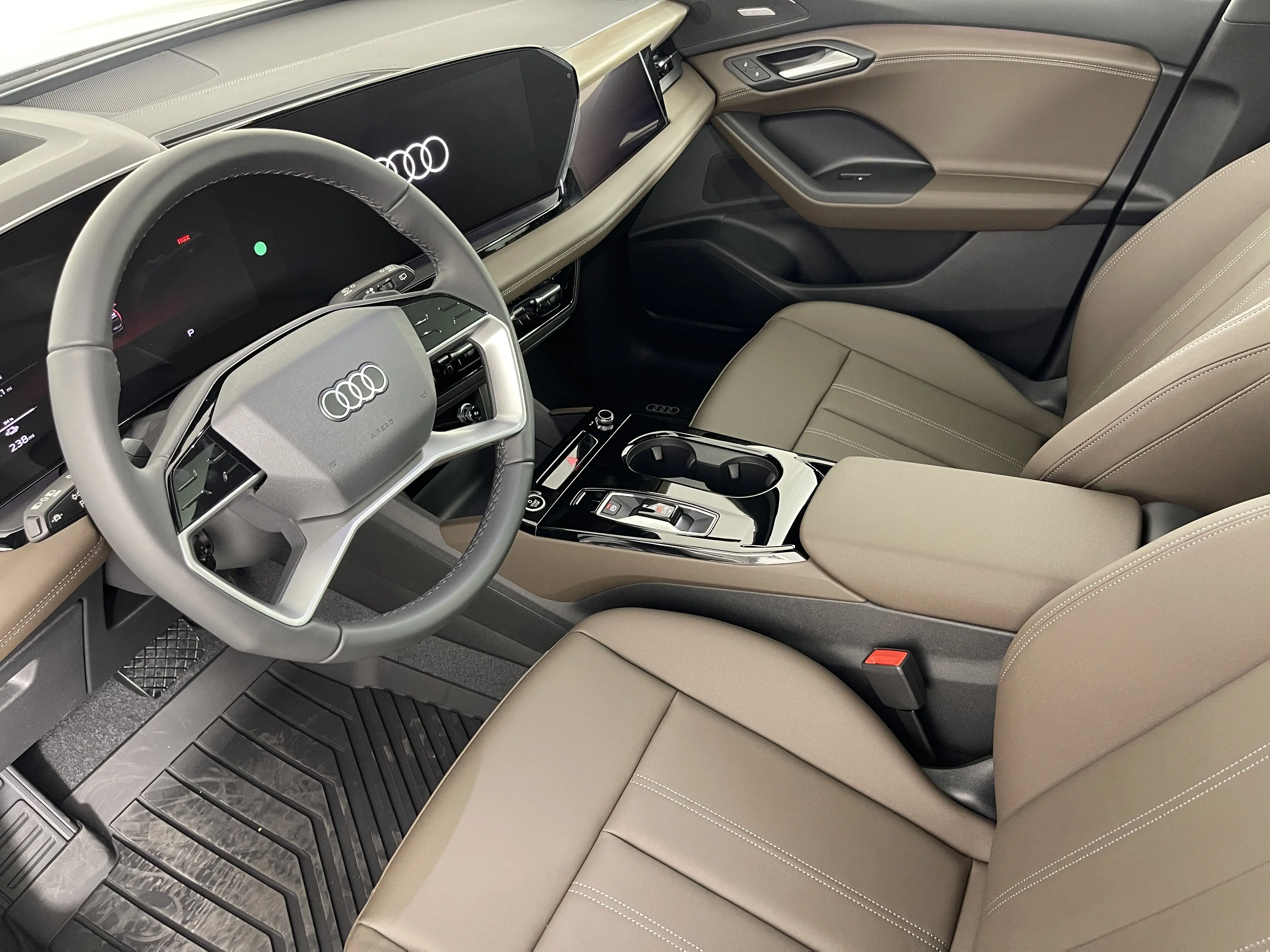 2025 Audi Q6 E-tron Prestige photo 4