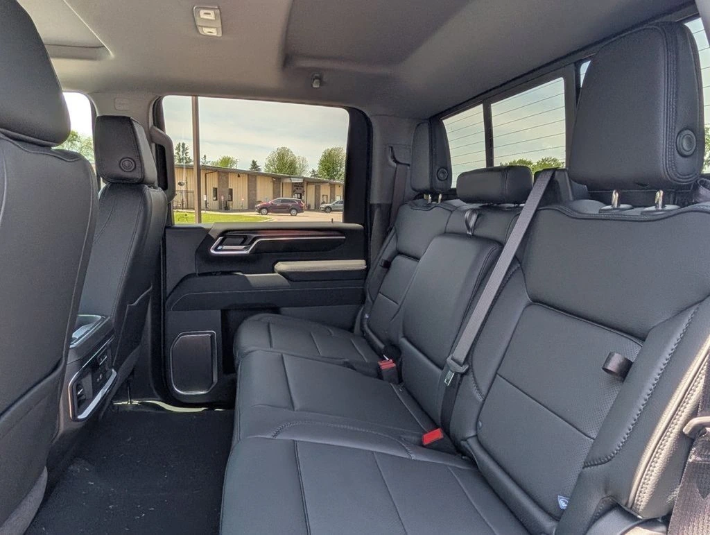 2026 GMC Sierra 3500HD Denali - Photo 32