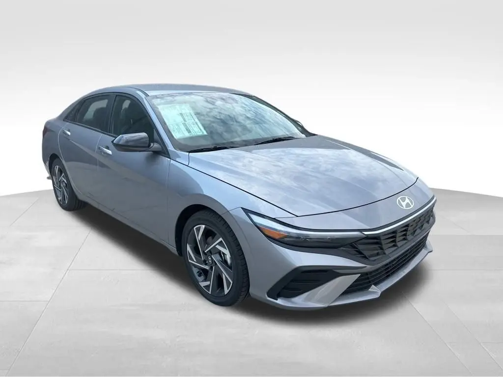 2025 Hyundai Elantra SEL Sport photo 4
