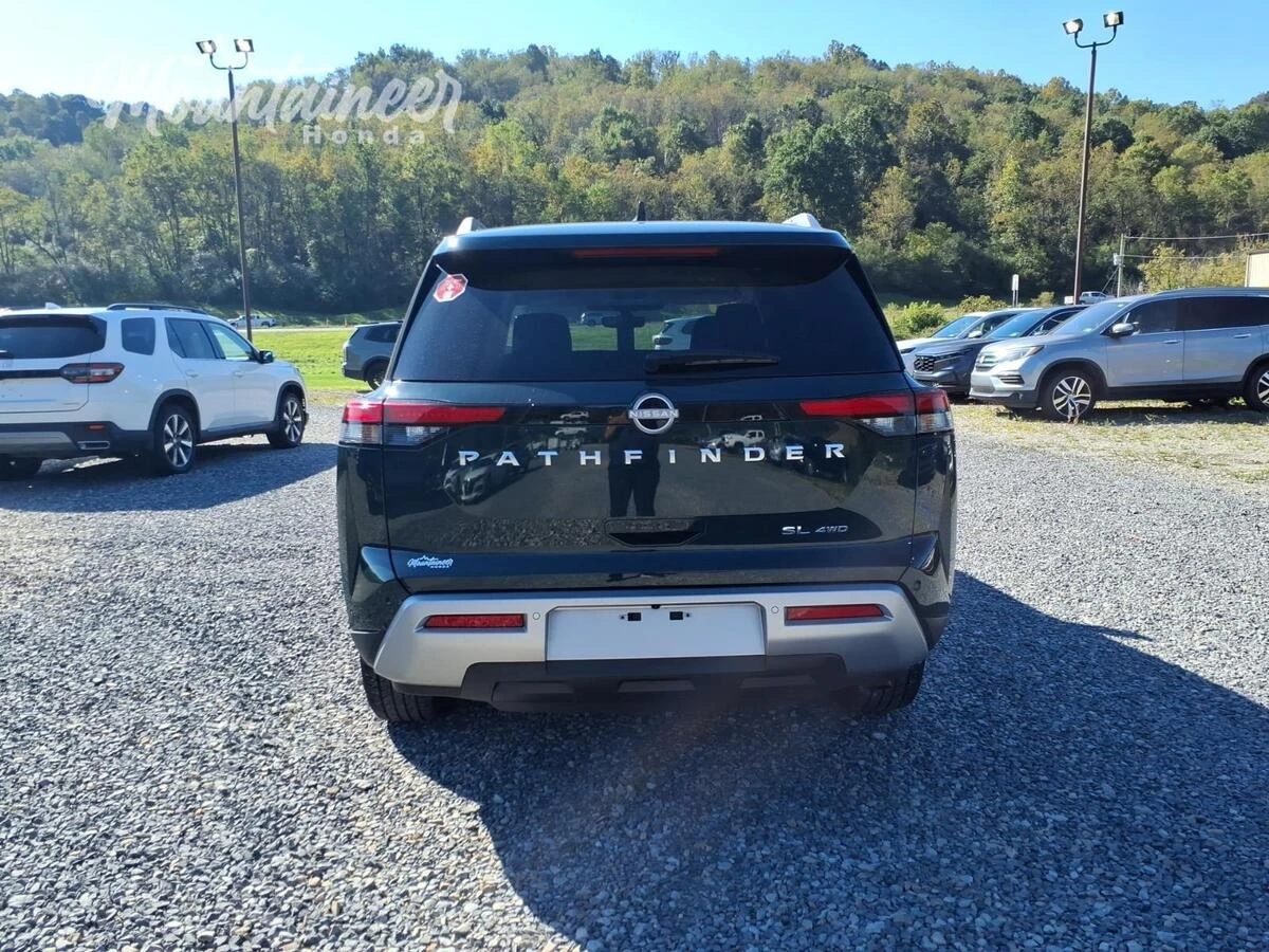 2025 Nissan Pathfinder SL - Photo 6