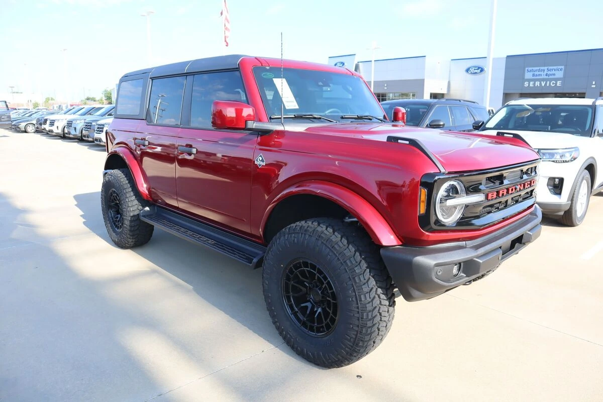 2026 Ford Bronco Outer Banks 4x4's photo
