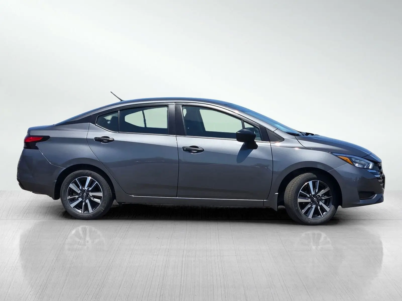 2025 Nissan Versa S photo 3