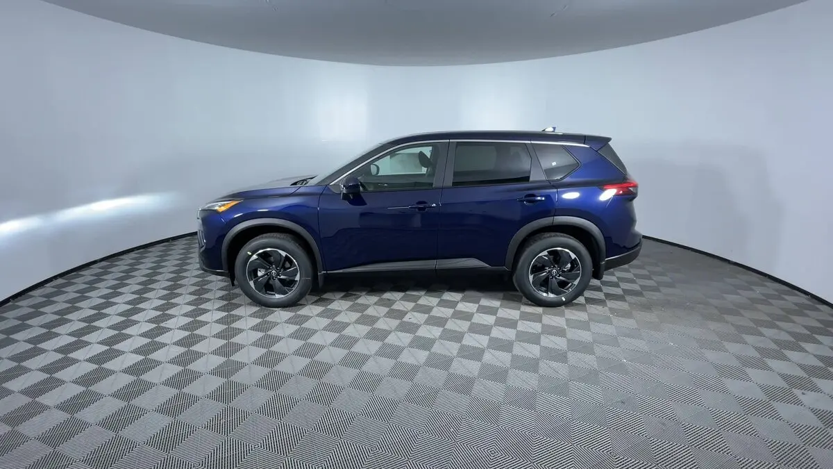 2026 Nissan Rogue SV photo 4