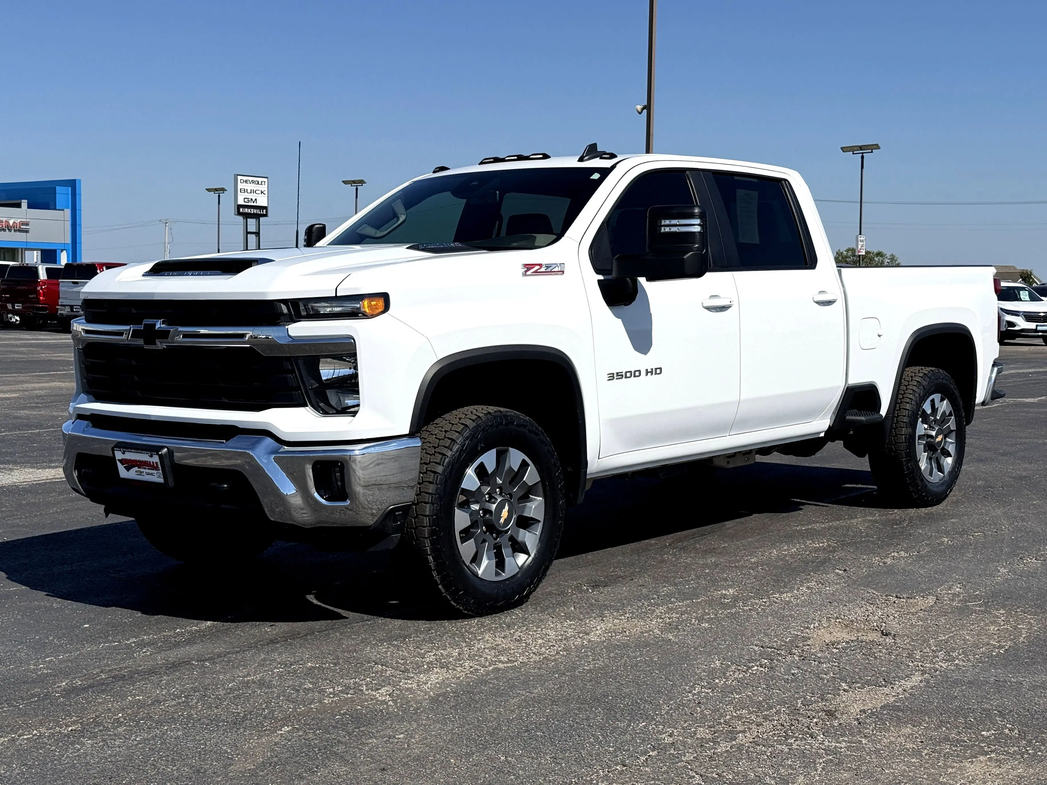 2024 Chevrolet Silverado 3500HD LT photo 9