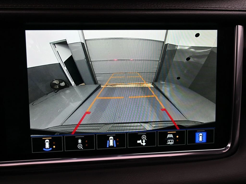 2024 GMC Yukon Denali - Photo 15