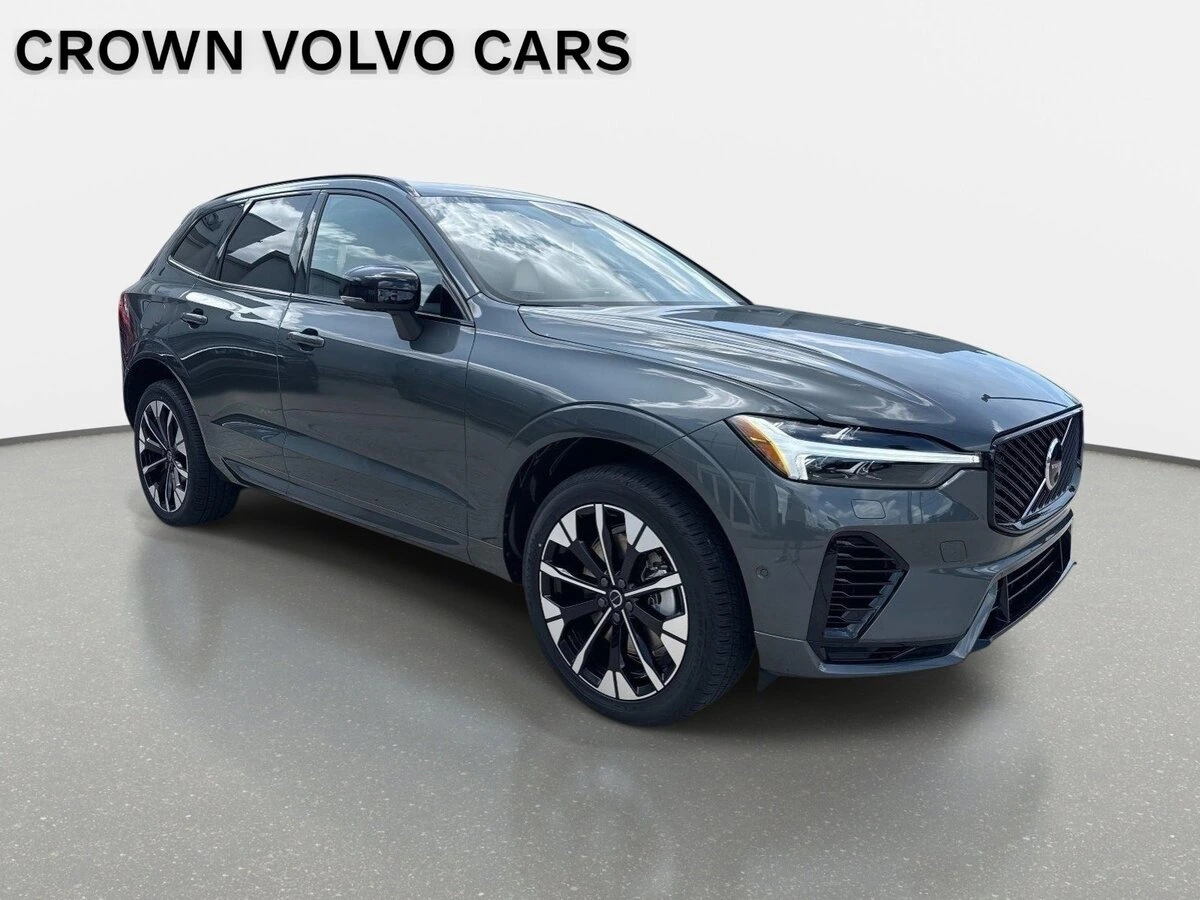 2026 Volvo - image 3
