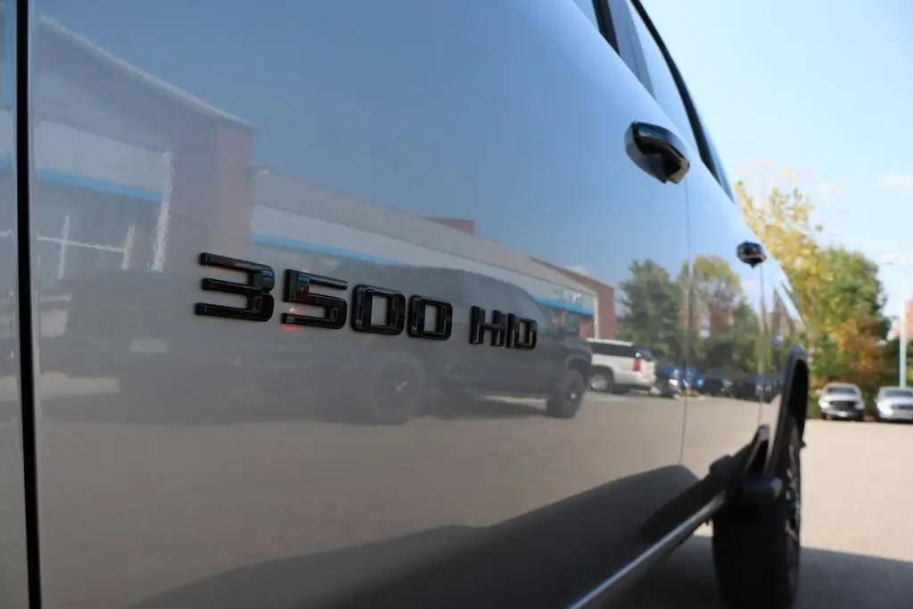 2026 Chevrolet Silverado 3500HD LT photo 11