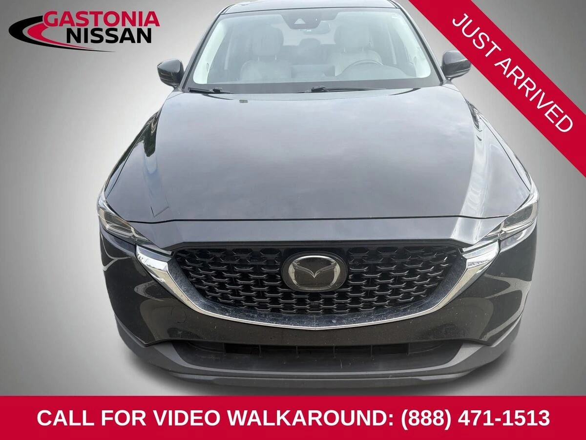 2022 Mazda CX-5 S Preferred package Auto AWD's photo