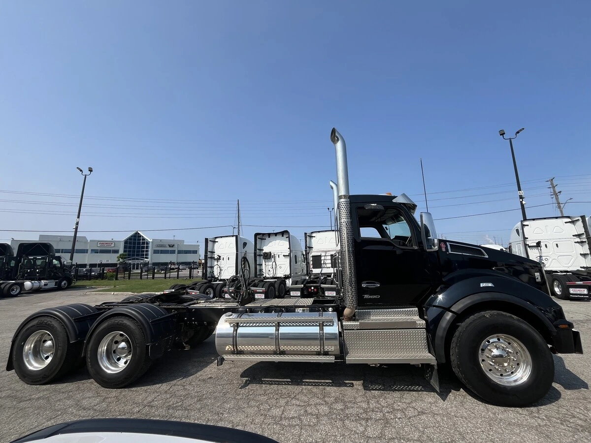 2023 Kenworth T880 — photo 5