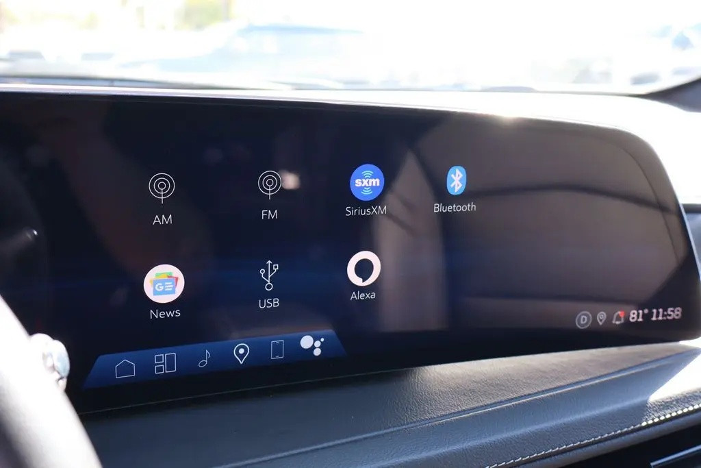 2024 Cadillac XT4 Premium Luxury photo 16