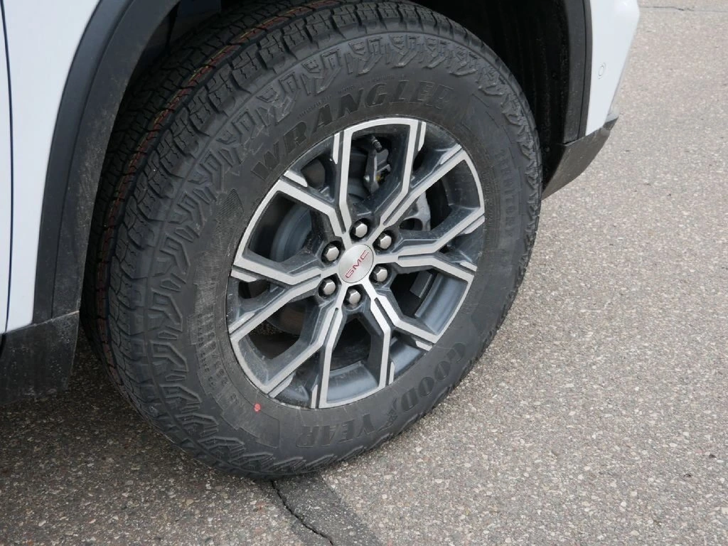 2026 GMC Acadia AT4 - Photo 6