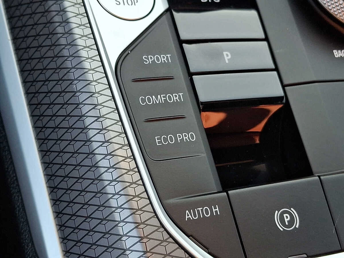 2023 BMW 3 Series 330i - Photo 22