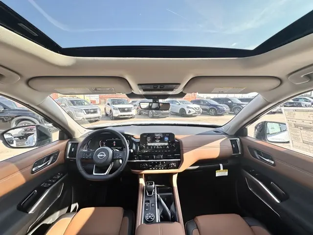 2025 Nissan Pathfinder Platinum photo 31