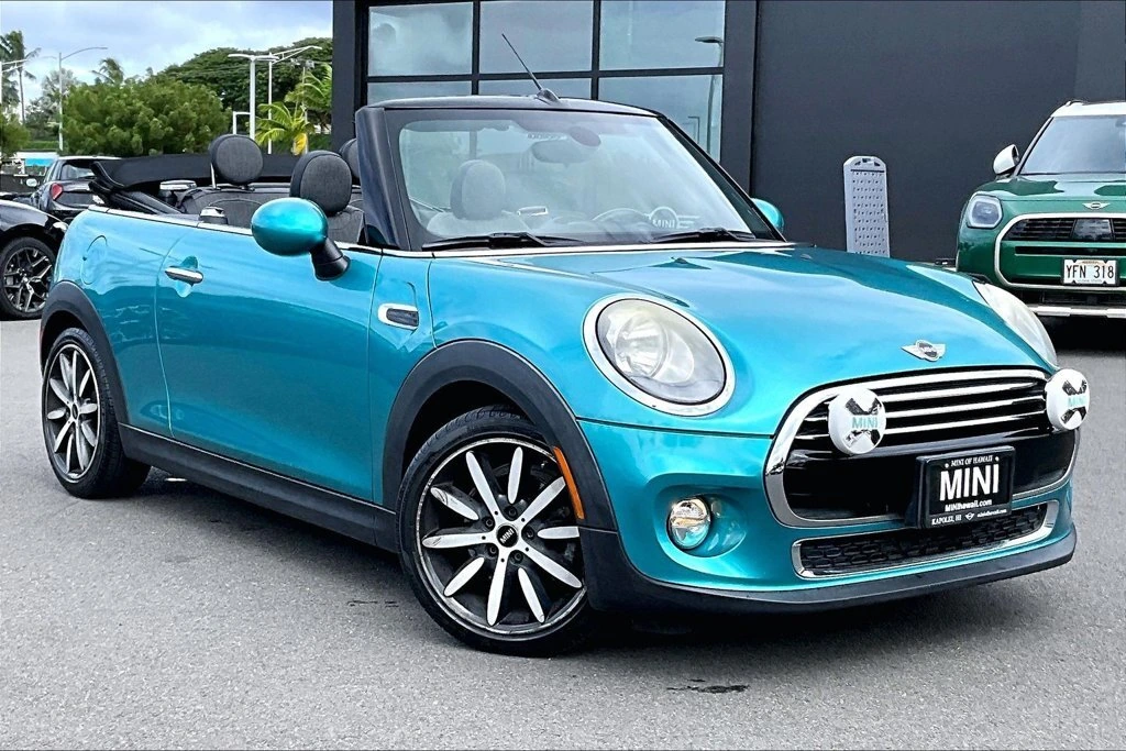 2017 MINI Cooper
