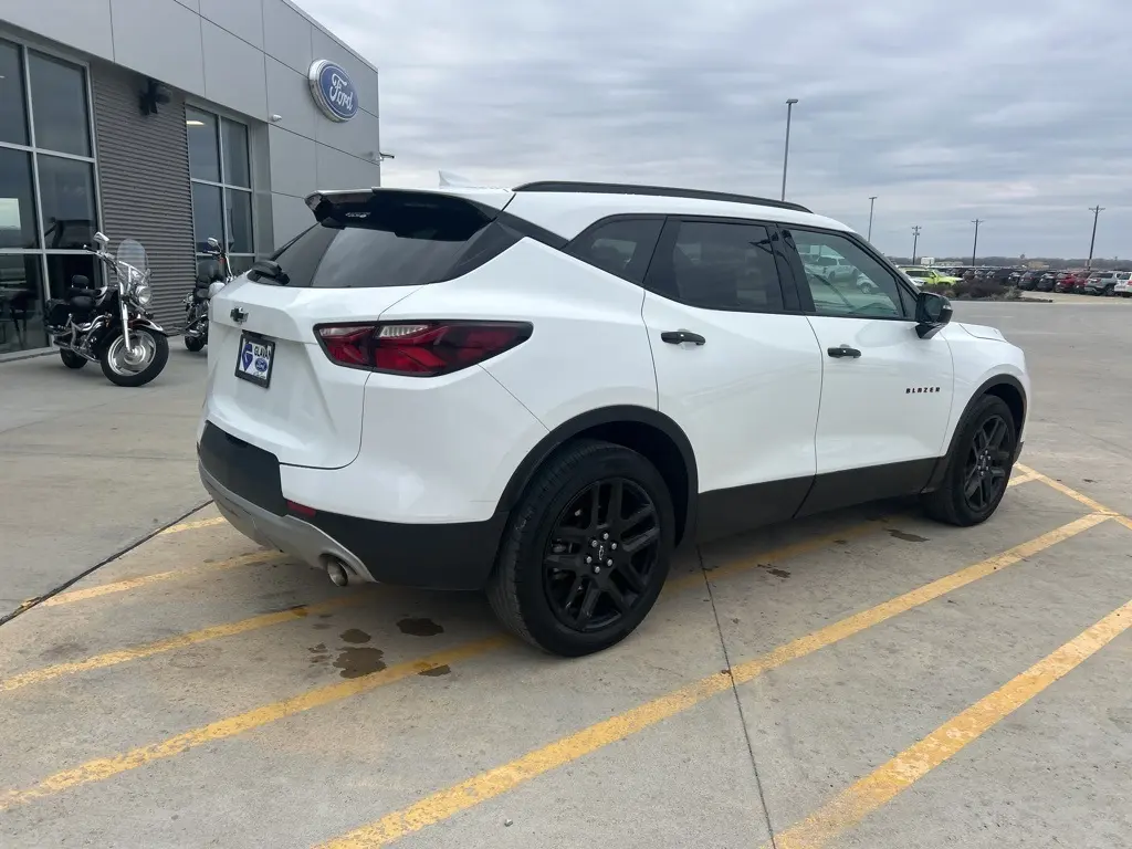 2020 Chevrolet Blazer 3LT photo 2