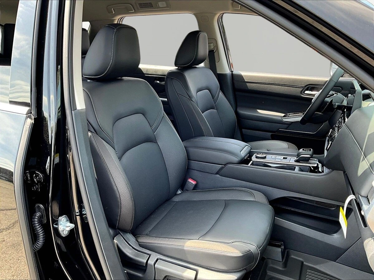 2026 Nissan Pathfinder SL - Photo 18