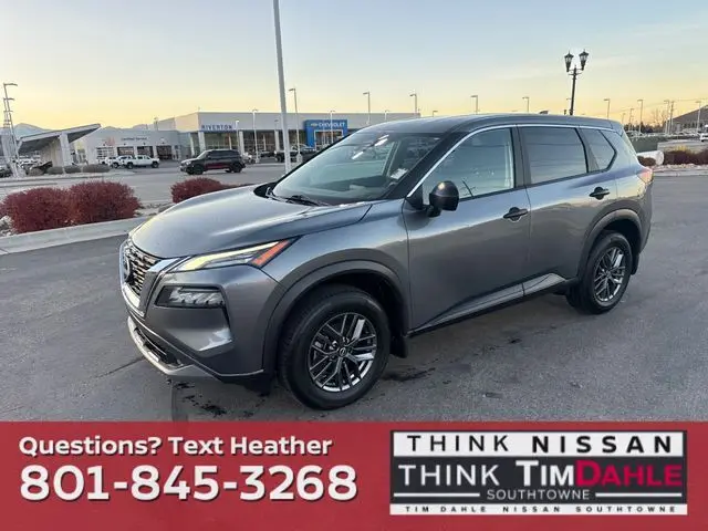 2023 Nissan Rogue S's photo